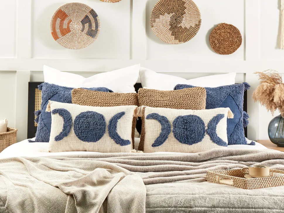 Almofada Com Bordado Em Algodao Creme E Azul 35 X 55 Cm Lupinus