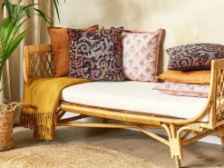 Almofada Com Padrao Botanico Em Veludo Preto E Rosa 45 X 45 Cm Ricinus