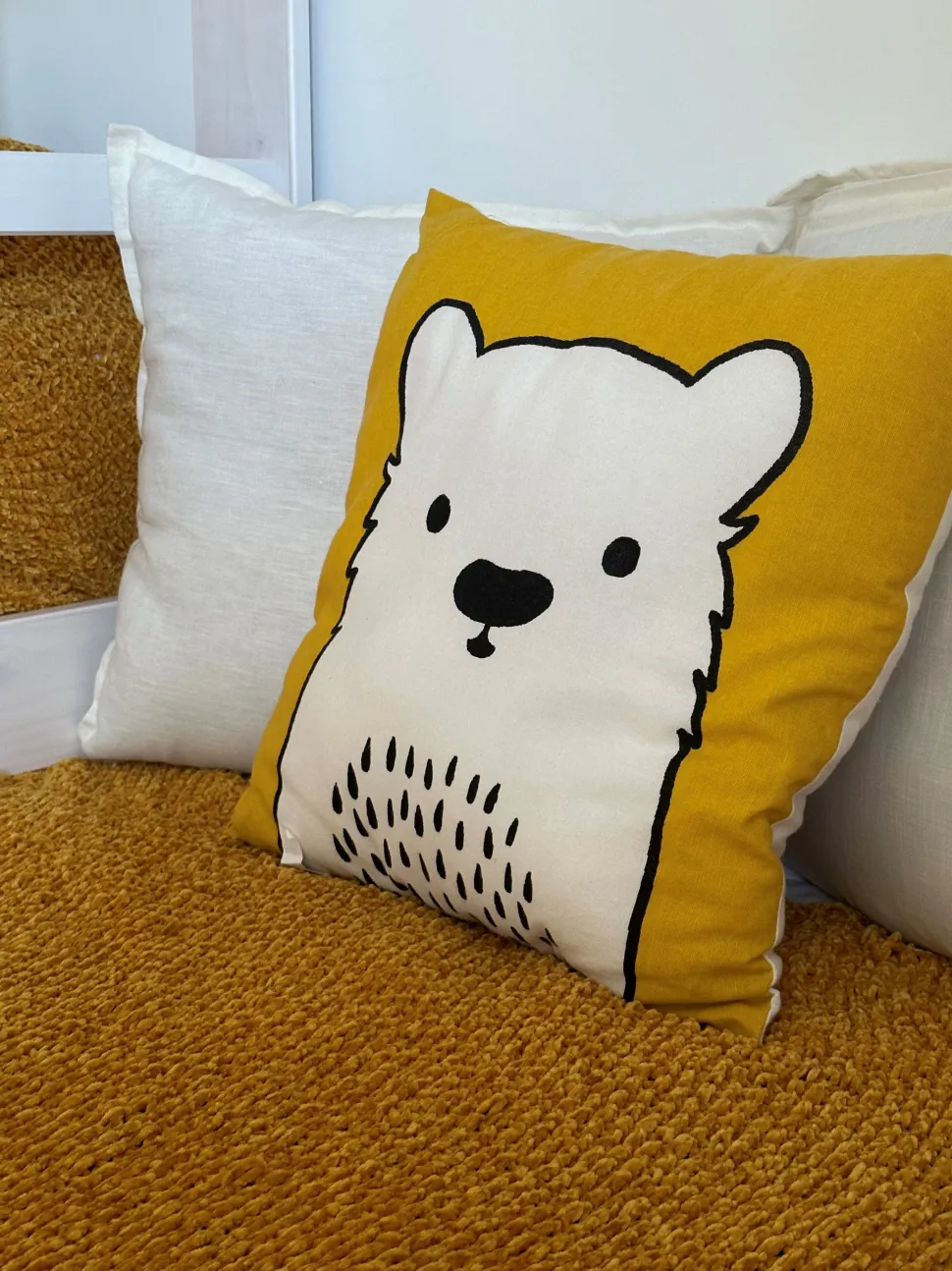 Almofada Decorativa Amarela Com Estampa De Urso 45 X 45 Cm Waranasi