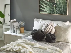 Almofada Decorativa Com No Em Veludo Preto 20 X 20 Cm Malni