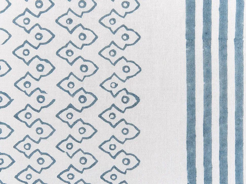 Almofada Decorativa Em Algodao Branco E Azul Escuro 45 X 45 Cm Tilia