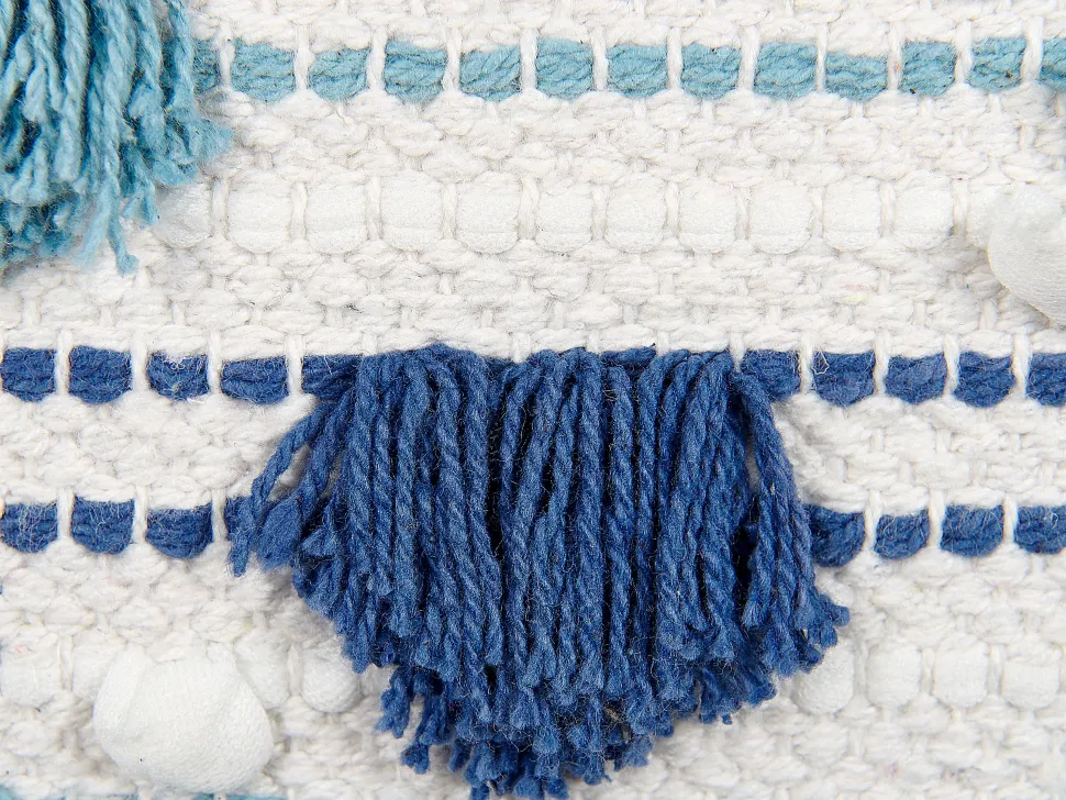 Almofada Decorativa Em Algodao Branco E Azul Com Borlas 45 X 45 Cm Datura