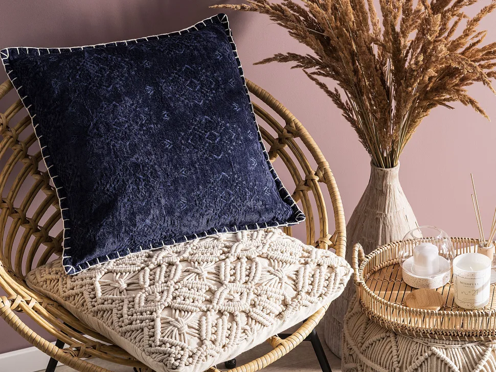 Almofada Decorativa Em Algodao E Viscose Azul Escura Com Relevo 45 X 45 Cm Melur