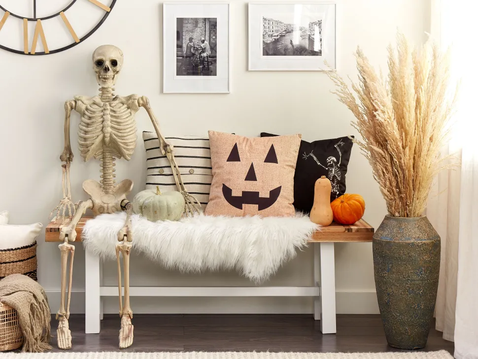 Almofada Decorativa Em Veludo Creme 45 X 45 Cm Sebes