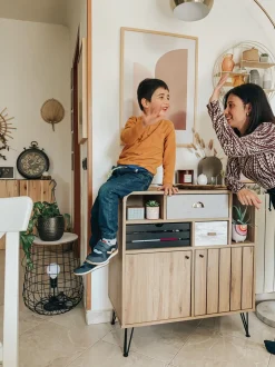 Aparador Com 3 Gavetas E 2 Portas Cor De Madeira Clara Kyle