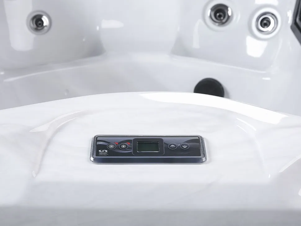 Banheira De Hidromassagem Para Exterior Em Acrilico Branco 180 X 215 Cm Arcelia