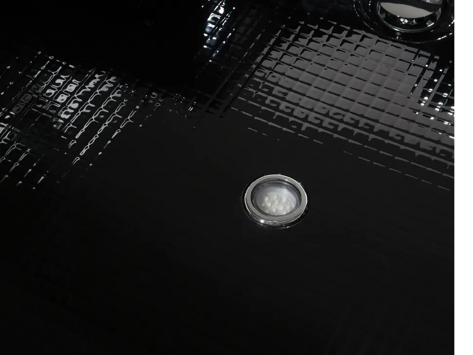 Banheira De Hidromassagem De Canto Em Acrilico Preto Com Led 214 X 155 Cm Martinica