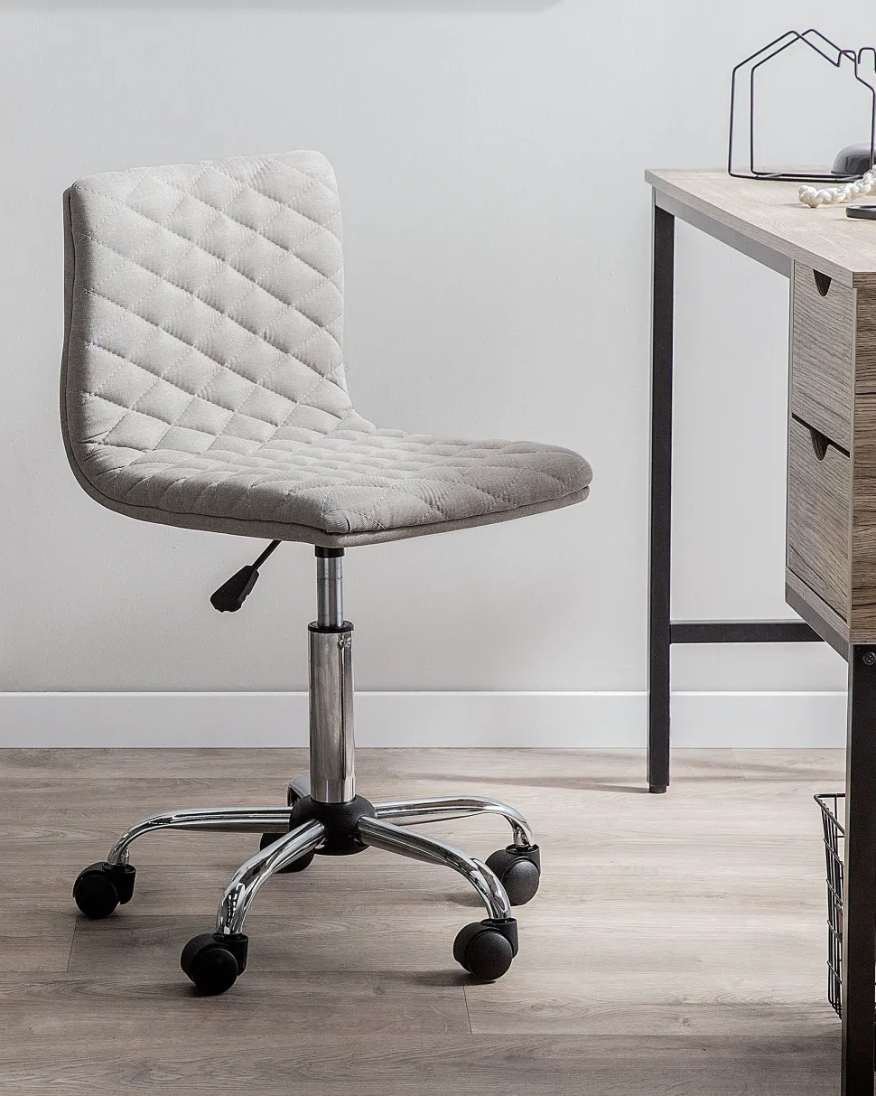 Cadeira De Escritorio Em Tecido Creme Orlando