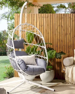 Cadeira Suspensa Em Rattan Branco Com Suporte Adria