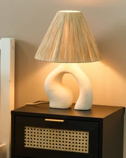 Candeeiro De Mesa Em Ceramica Branca 42 Cm Barbas