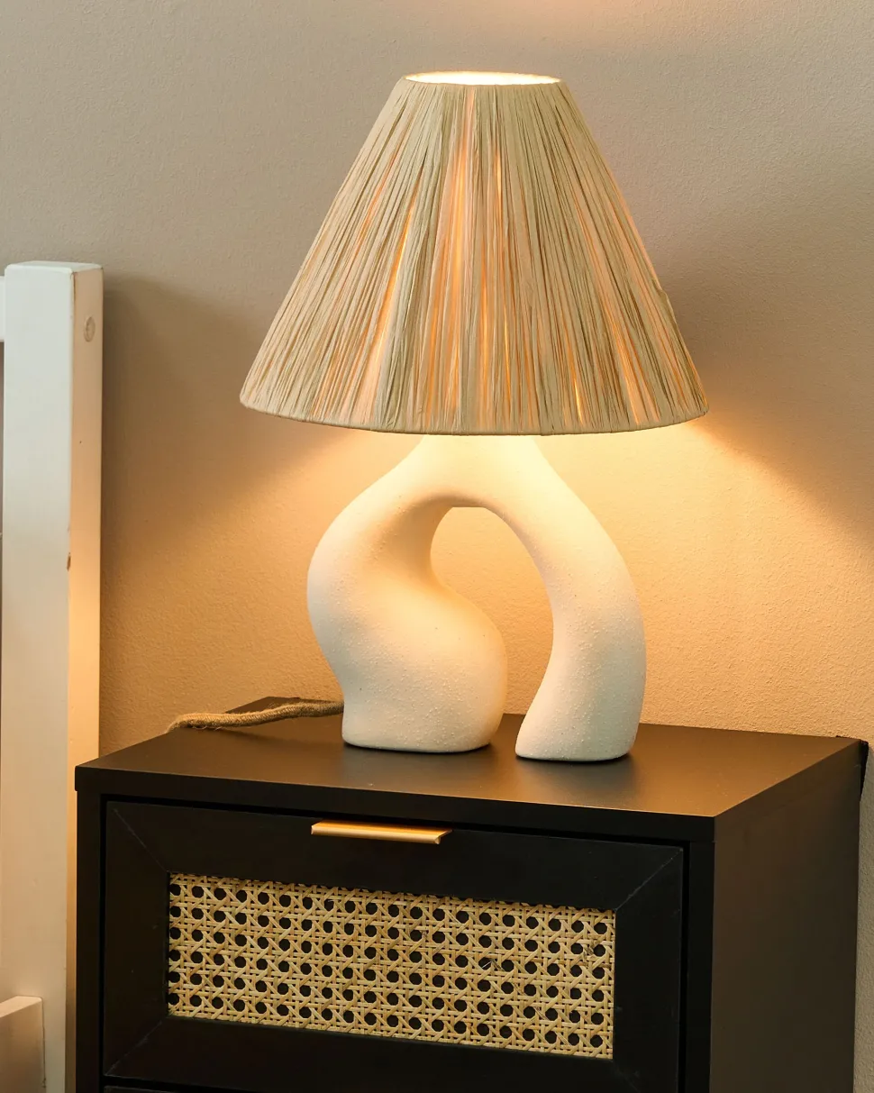 Candeeiro De Mesa Em Ceramica Branca 42 Cm Barbas