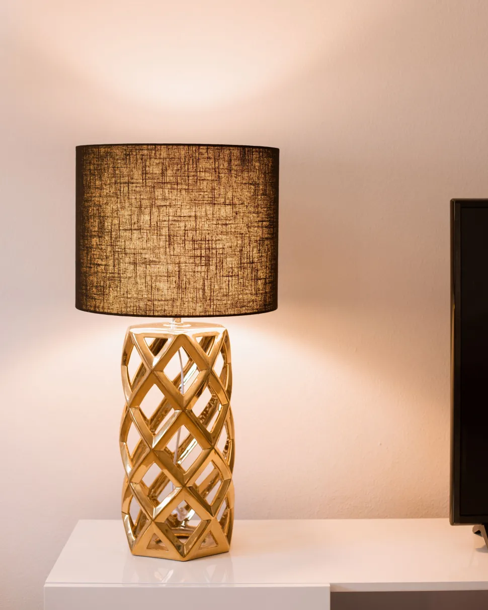 Candeeiro De Mesa Em Ceramica Dourada E Preto 71 Cm Selja