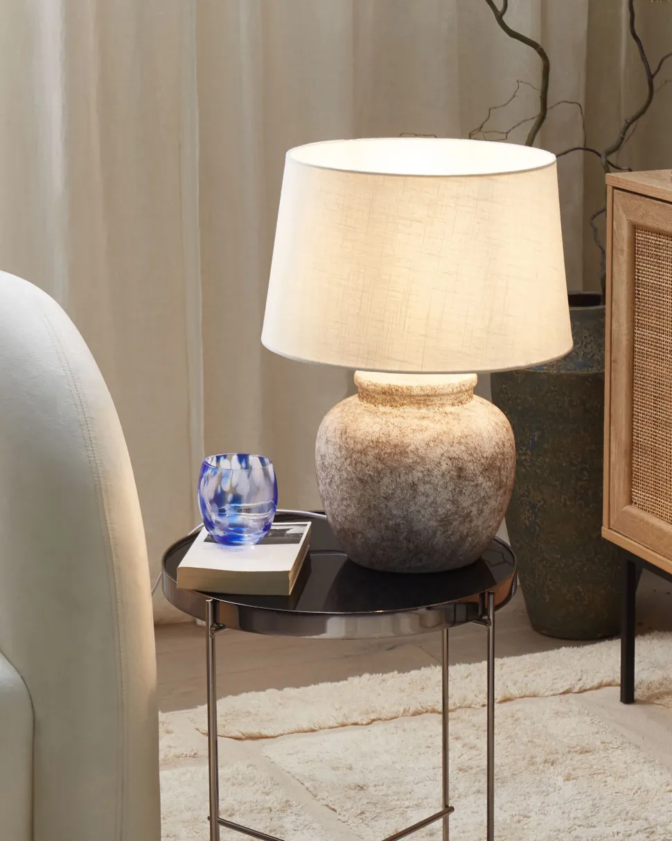 Candeeiro De Mesa Em Ceramica Creme E Branco 47 Cm Mareb