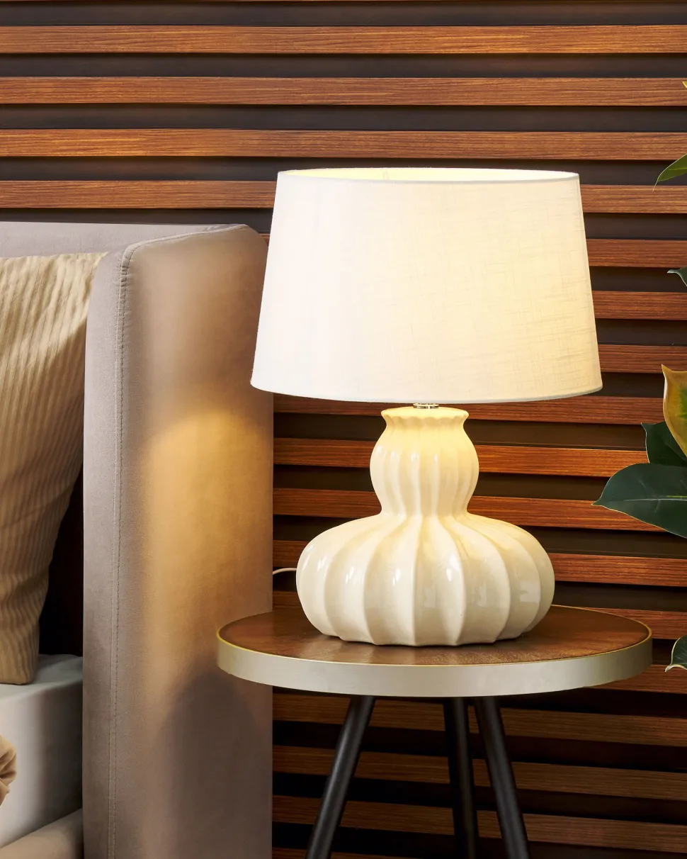 Candeeiro De Mesa Em Ceramica Creme Malabuka