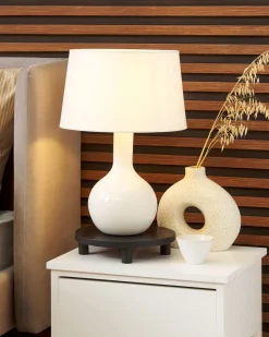 Candeeiro De Mesa Em Ceramica Branca Soco