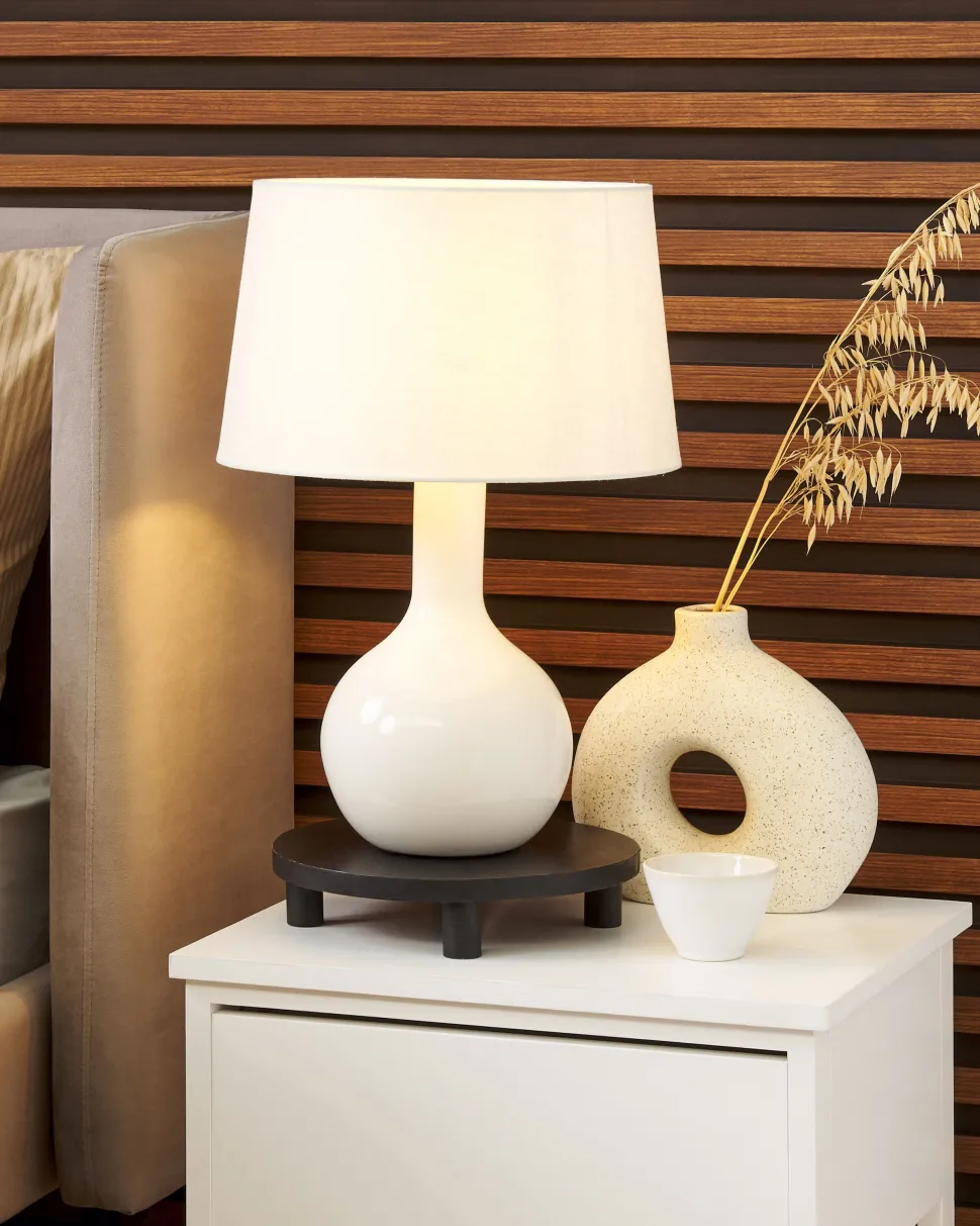 Candeeiro De Mesa Em Ceramica Branca Soco