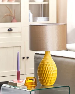 Candeeiro De Mesa Em Ceramica Dourado E Amarelo 52 Cm Haddas