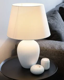 Candeeiro De Mesa Em Ceramica Branca Fergus