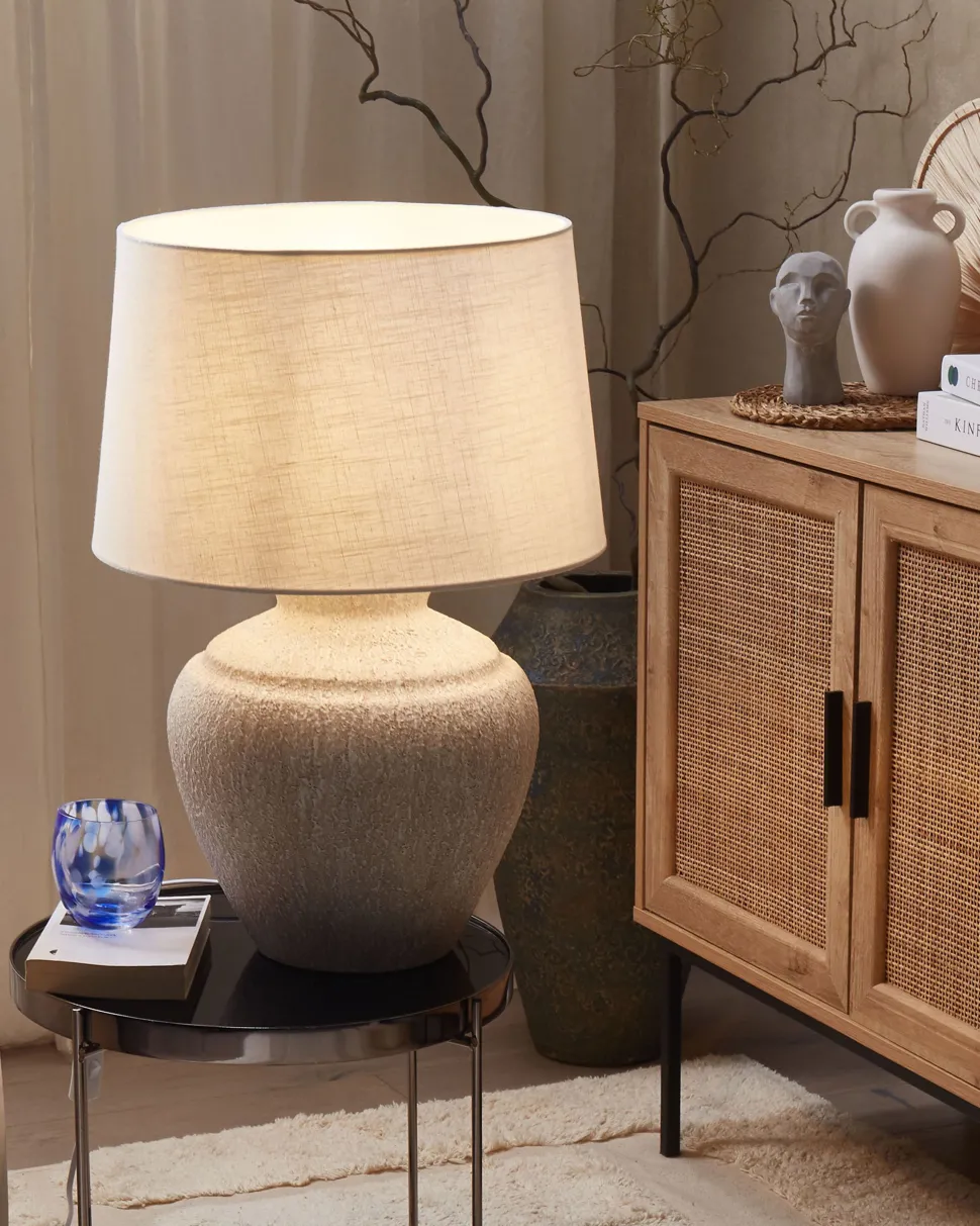 Candeeiro De Mesa Em Ceramica Branca E Creme 60 Cm Caine