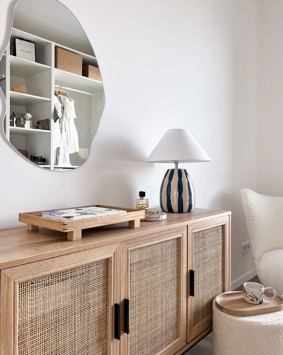 Candeeiro De Mesa Em Ceramica Creme E Azul Luchetti