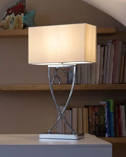 Candeeiro De Mesa Em Metal Prateado E Abajur Branco Yasuni