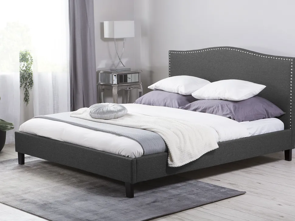 Candeeiro De Mesa Em Metal Prateado E Abajur Branco Yasuni