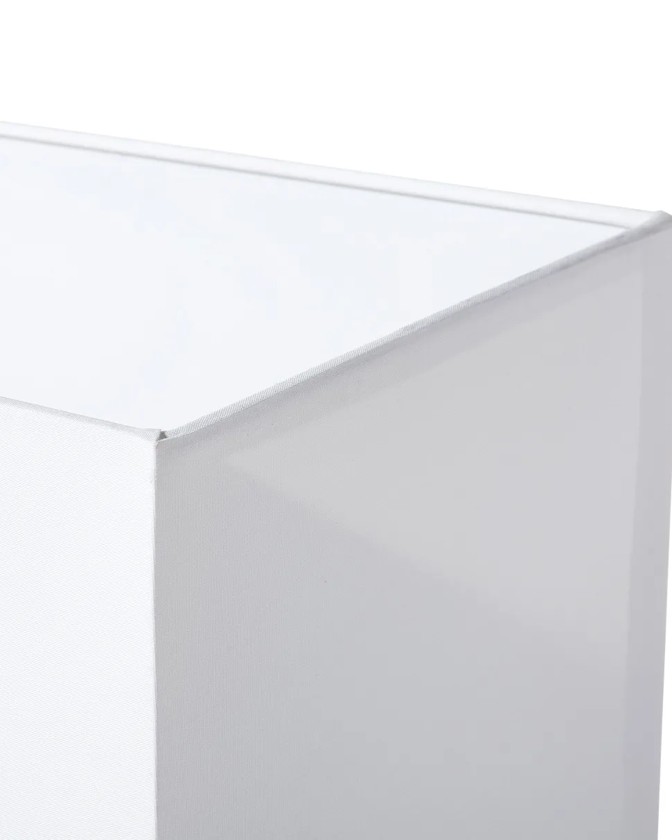 Candeeiro De Mesa Em Metal Prateado E Abajur Branco Yasuni