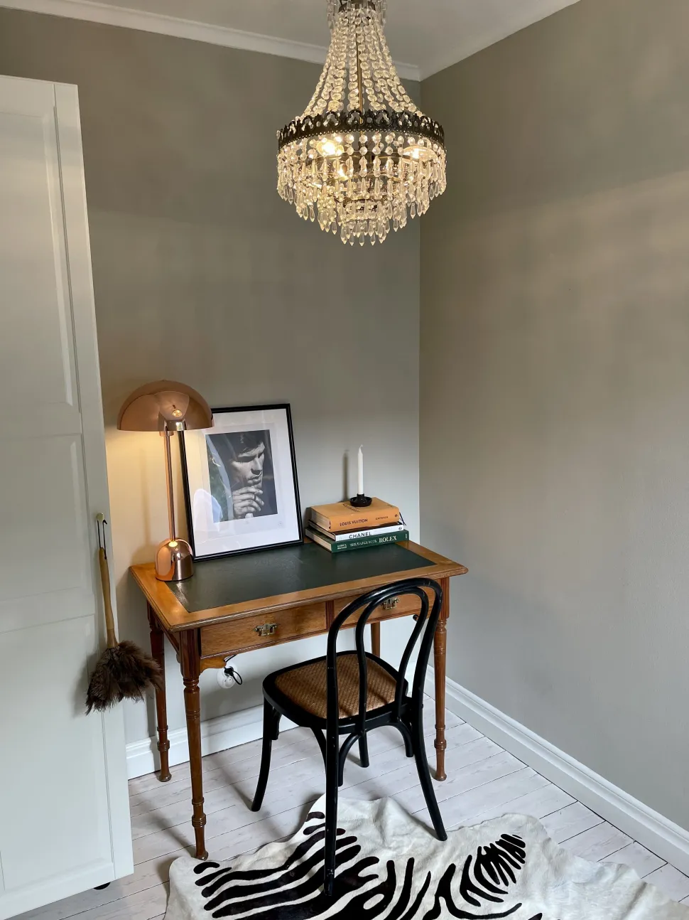 Candeeiro De Mesa Em Metal Cor De Cobre 64 Cm Macasia