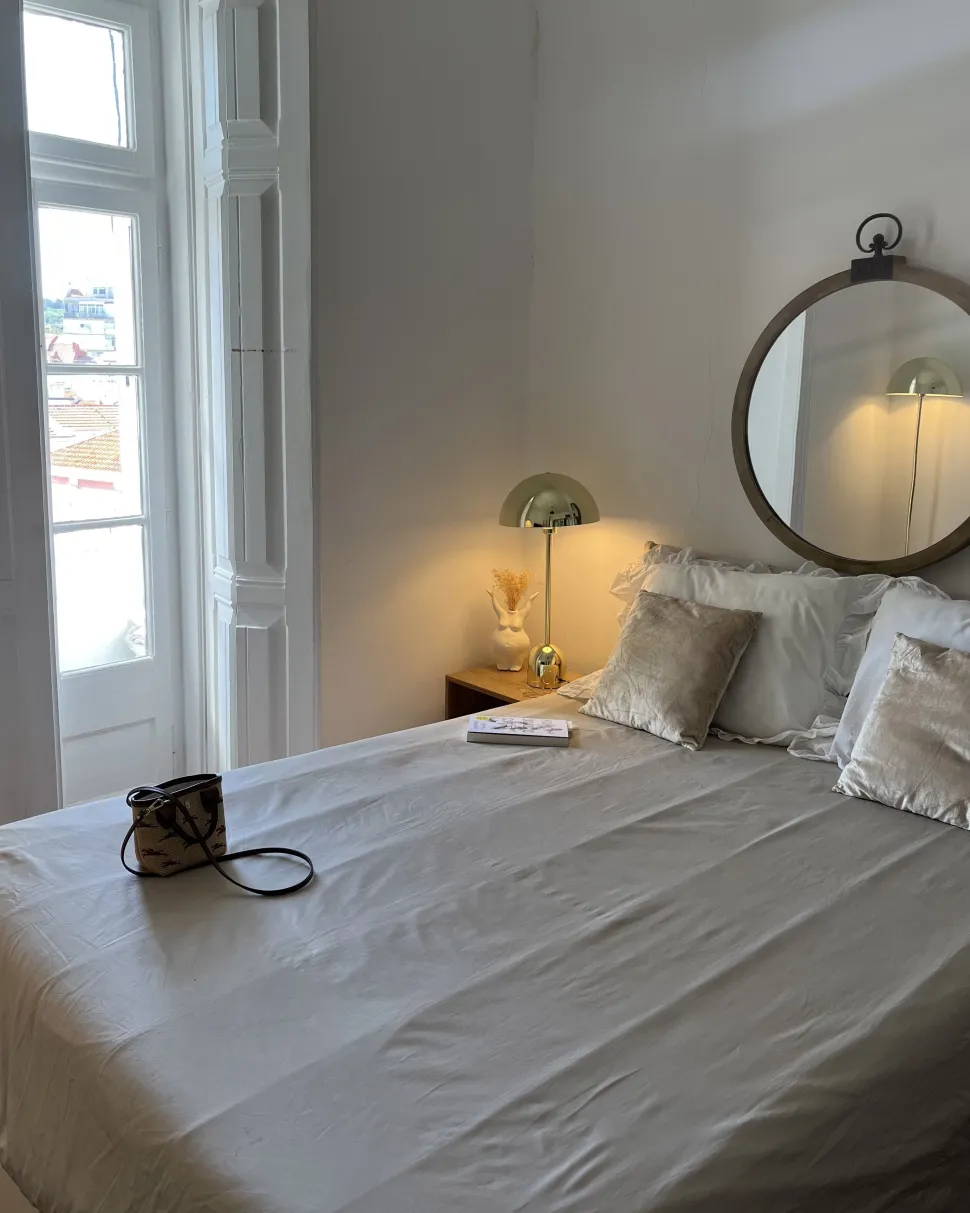 Candeeiro De Mesa Em Metal Dourado 64 Cm Macasia