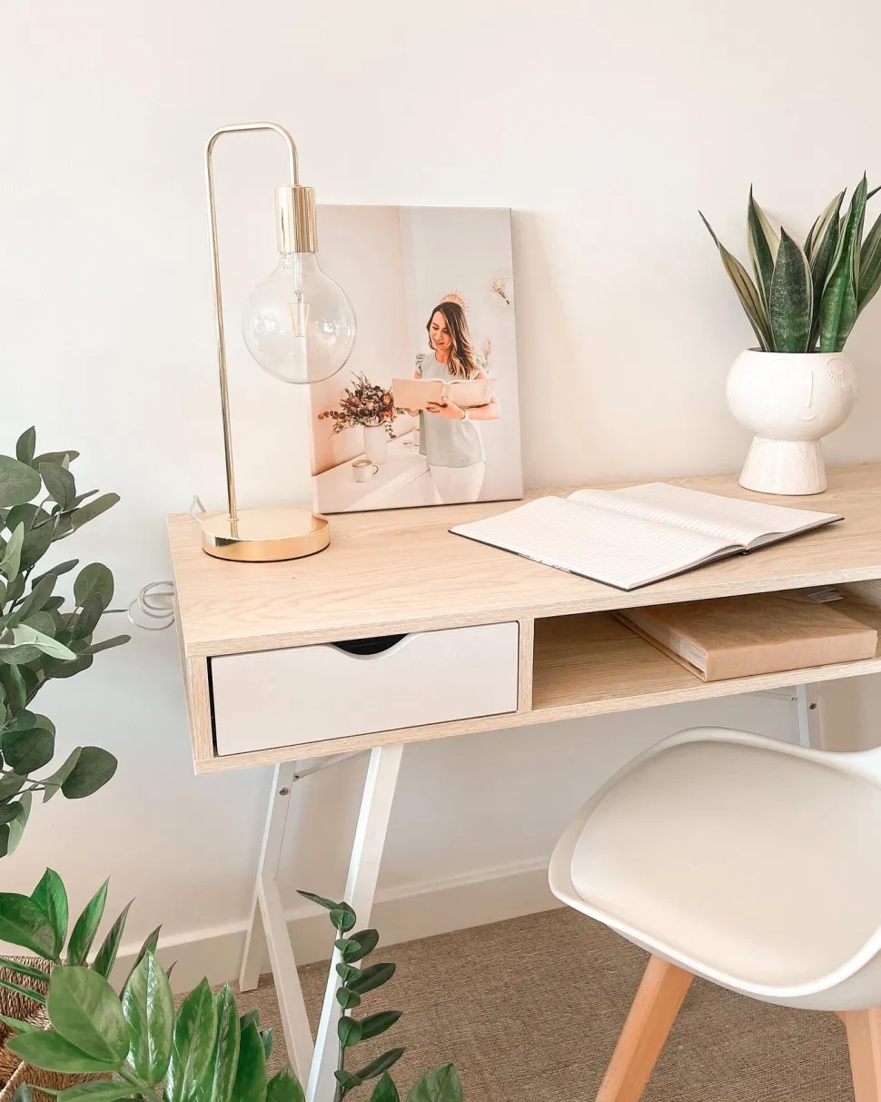 Candeeiro De Mesa Em Metal Cor De Cobre Savena