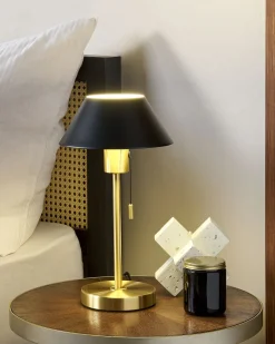 Candeeiro De Mesa Em Metal Dourado E Preto 37 Cm Caparo