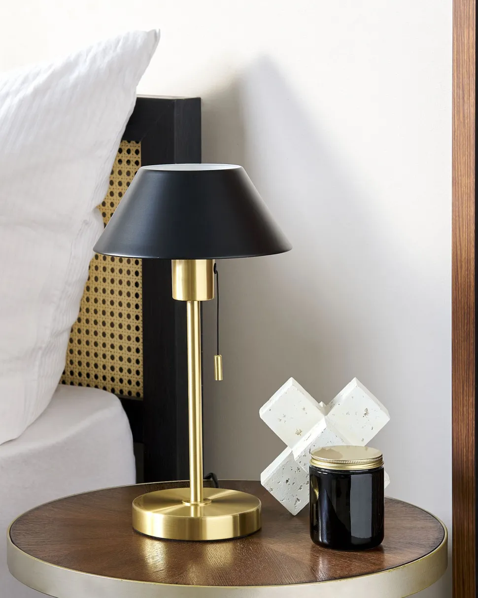 Candeeiro De Mesa Em Metal Dourado E Preto 37 Cm Caparo