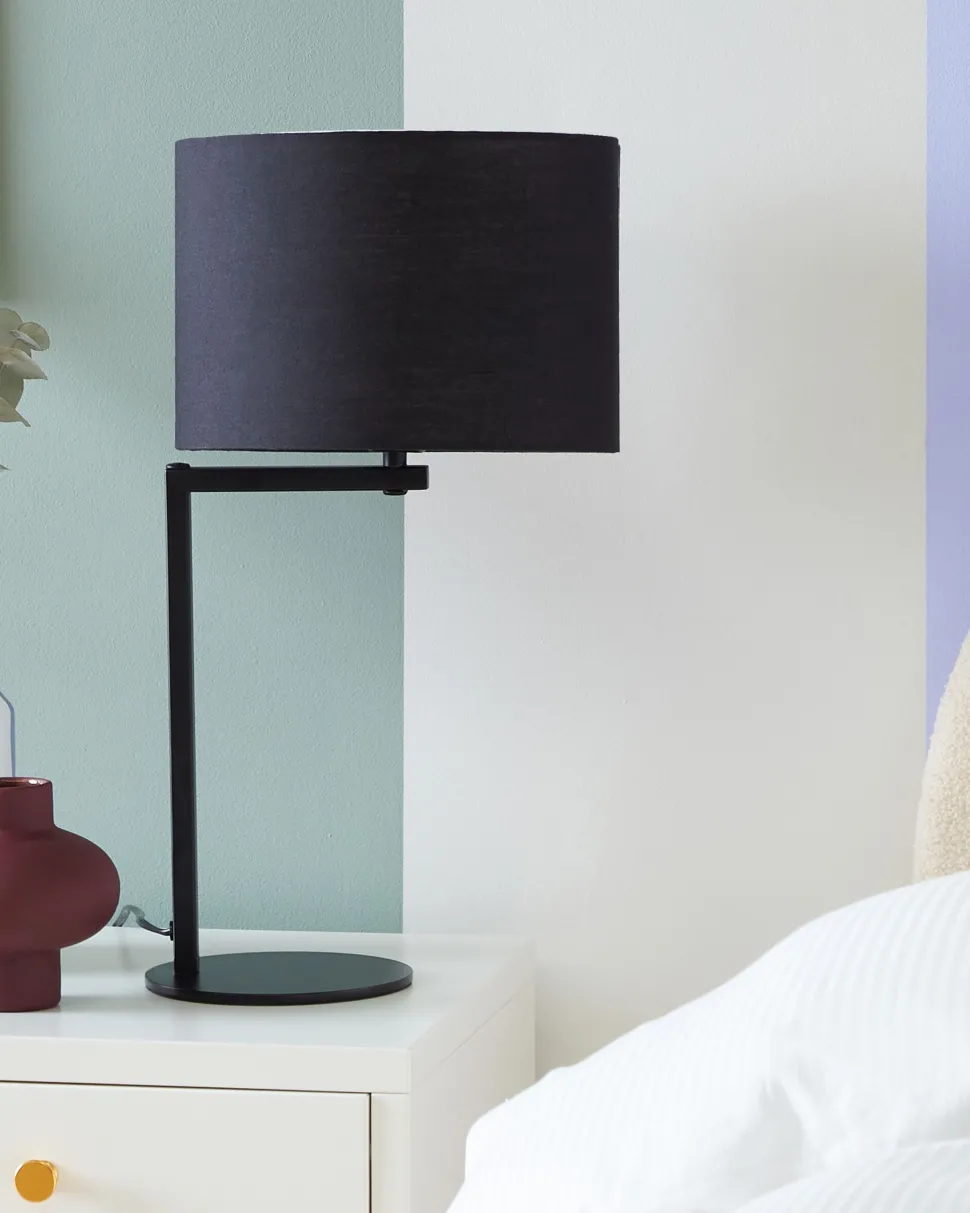 Candeeiro De Mesa Em Metal Preto Baldwin