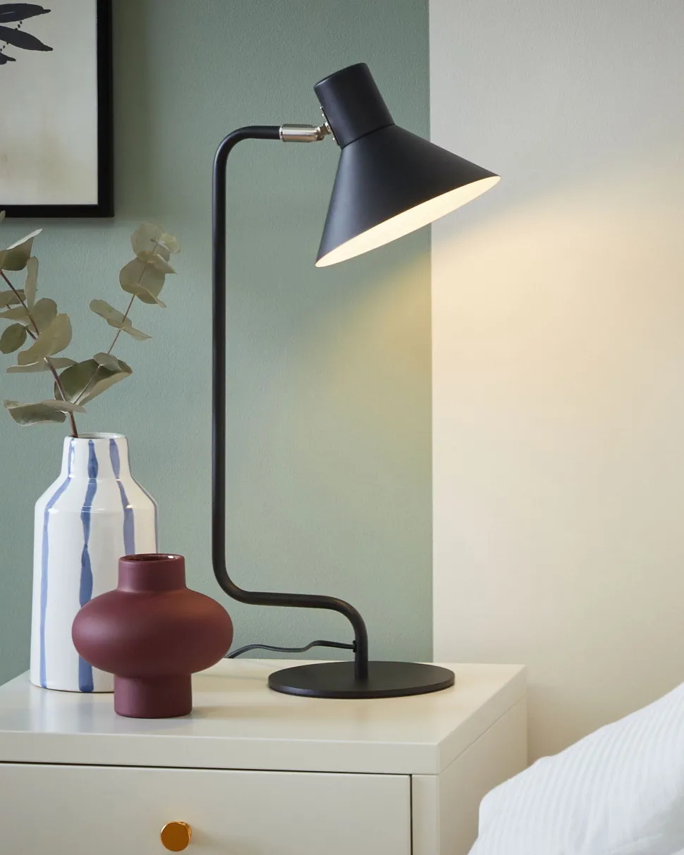 Candeeiro De Mesa Em Metal Preto 51 Cm Rimava