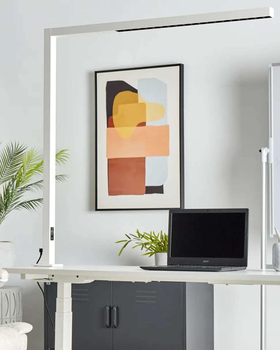 Candeeiro De Mesa Led Em Metal Branco 120 Cm Octant