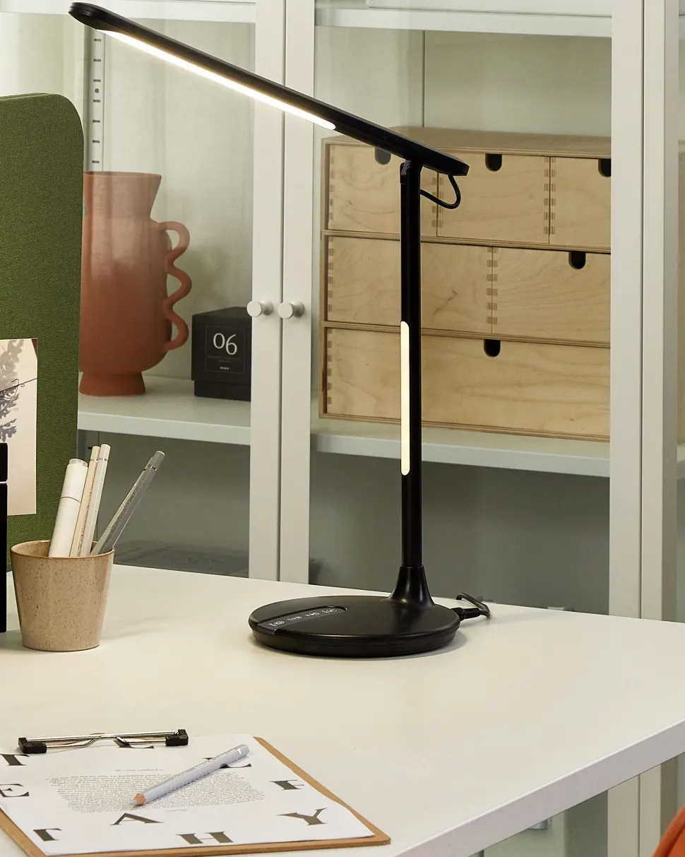 Candeeiro De Mesa Led Em Metal Preto 38 Cm Draco