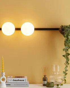 Candeeiro De Parede Com 2 Abajur E Vaso Em Metal Preto 55 Cm Isabella