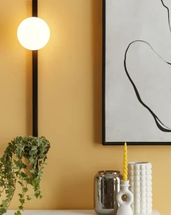 Candeeiro De Parede Com 1 Abajur E Vaso Em Metal Preto 55 Cm Isabella