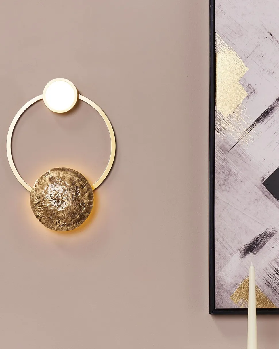 Candeeiro De Parede Led Em Metal Dourado Ponuga