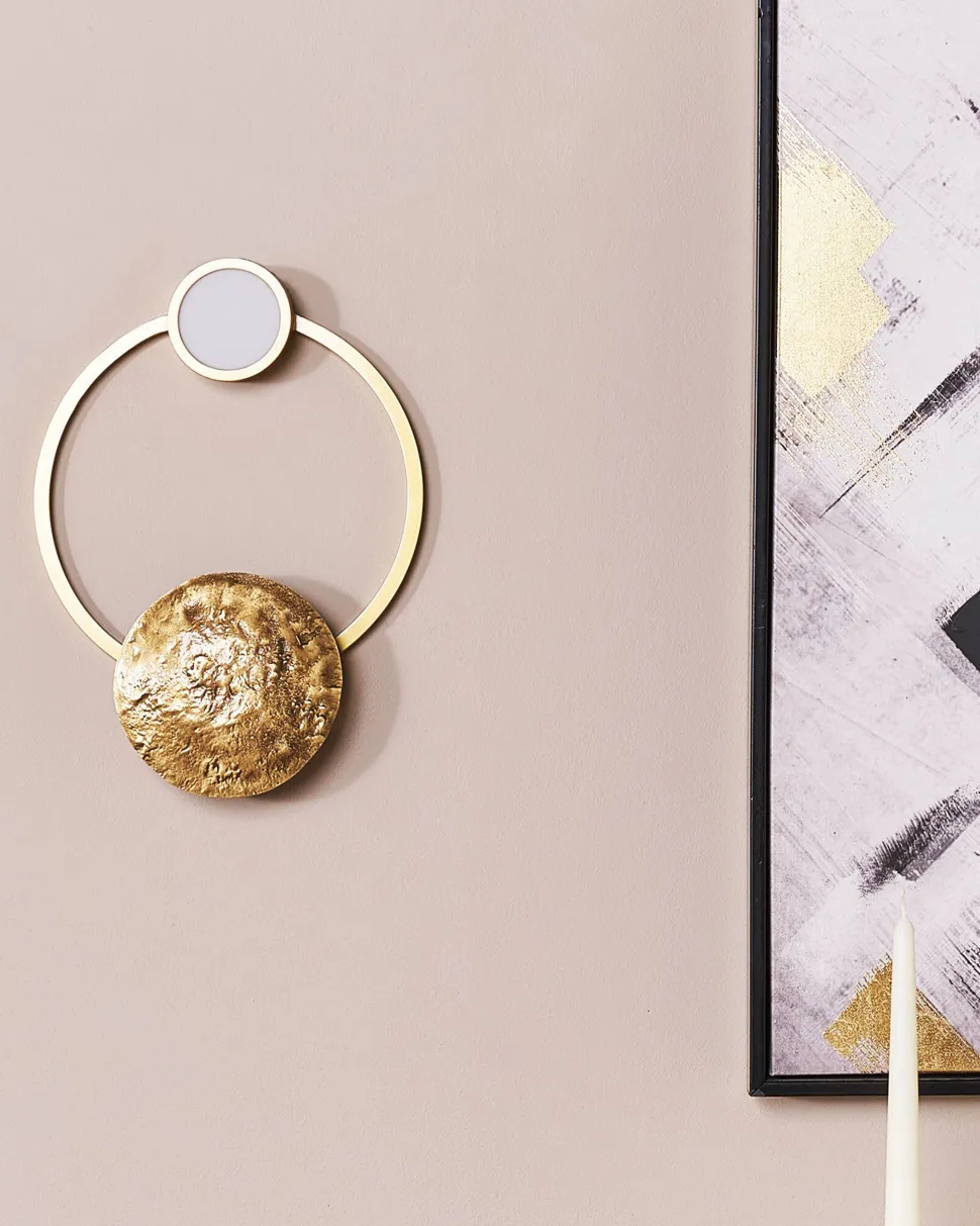 Candeeiro De Parede Led Em Metal Dourado Ponuga