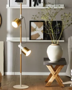 Candeeiro De Pe Em Madeira E Metal Branco E Dourado Com 2 Abajures Owens