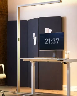 Candeeiro De Pe Led Em Metal Prateado 194 Cm Mensa