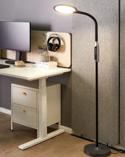 Candeeiro De Pe Led Preto 148 Cm Cassiopeia