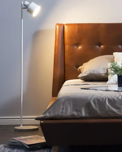 Candeeiro De Pe Metalico Branco Corbones