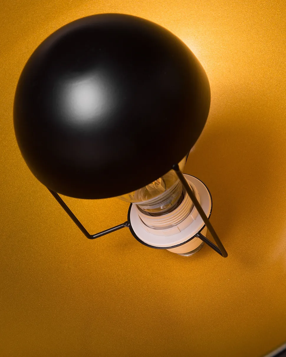 Candeeiro De Pe Preto E Dourado Thames