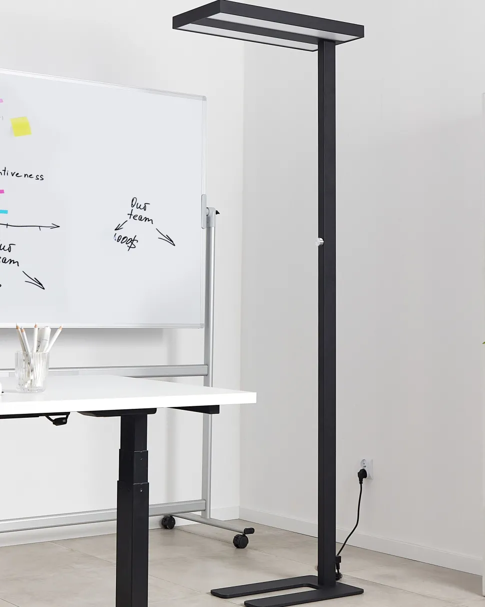 Candeeiro Led De Pe Em Metal Preto 197 Cm Taurus