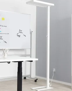 Candeeiro Led De Pe Em Metal Branco 197 Cm Taurus