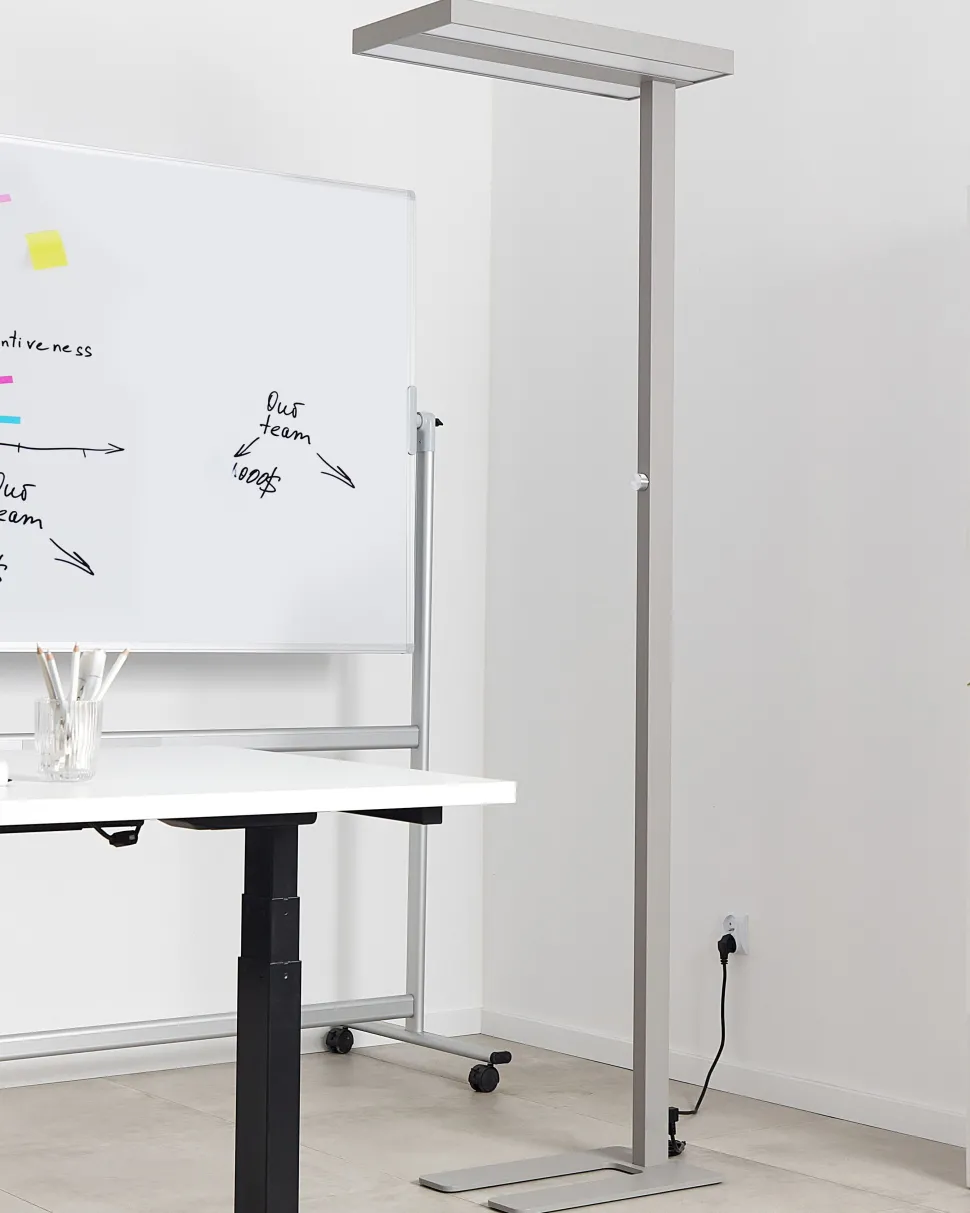 Candeeiro Led De Pe Em Metal Prateado 197 Cm Taurus