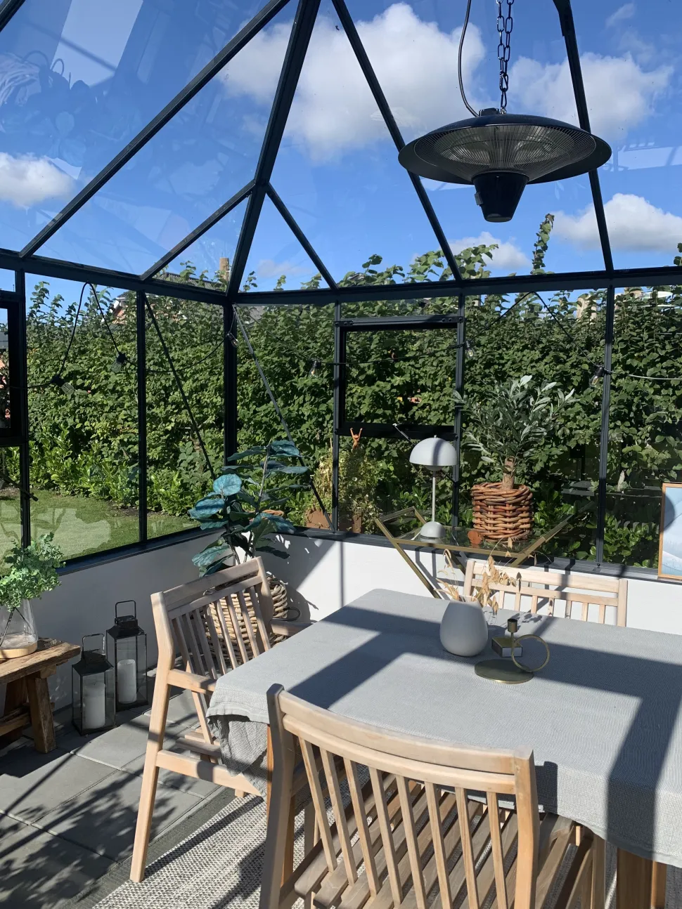 Carrinho De Cozinha Em Metal Dourado Com Tampo De Vidro Ivera