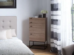 Comoda Com 4 Gavetas Cor De Madeira Clara Acra